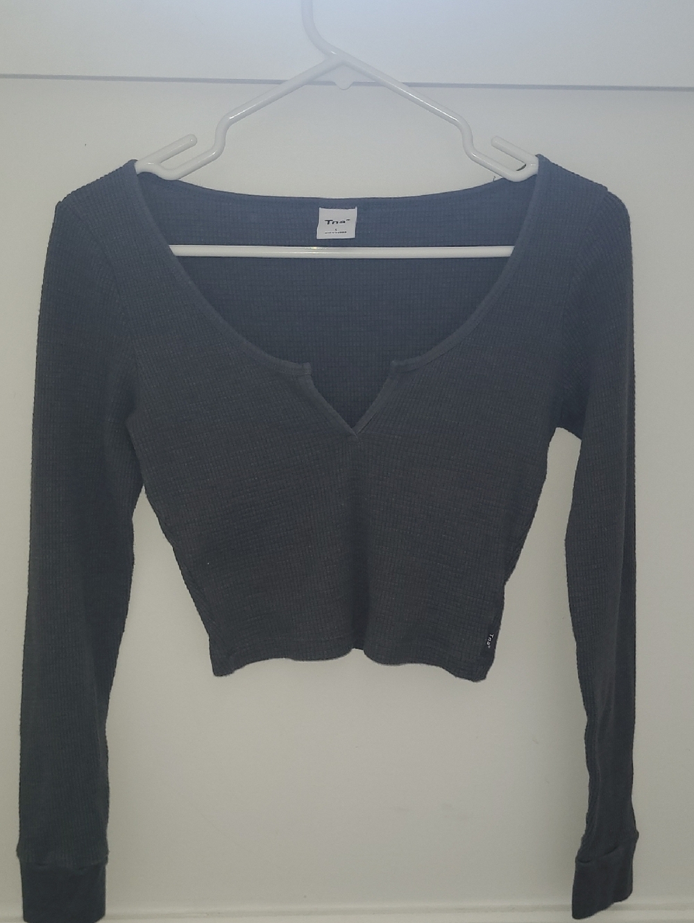 TNA Charcoal Waffle-Knit Long Sleeve V-Notch Crop Top